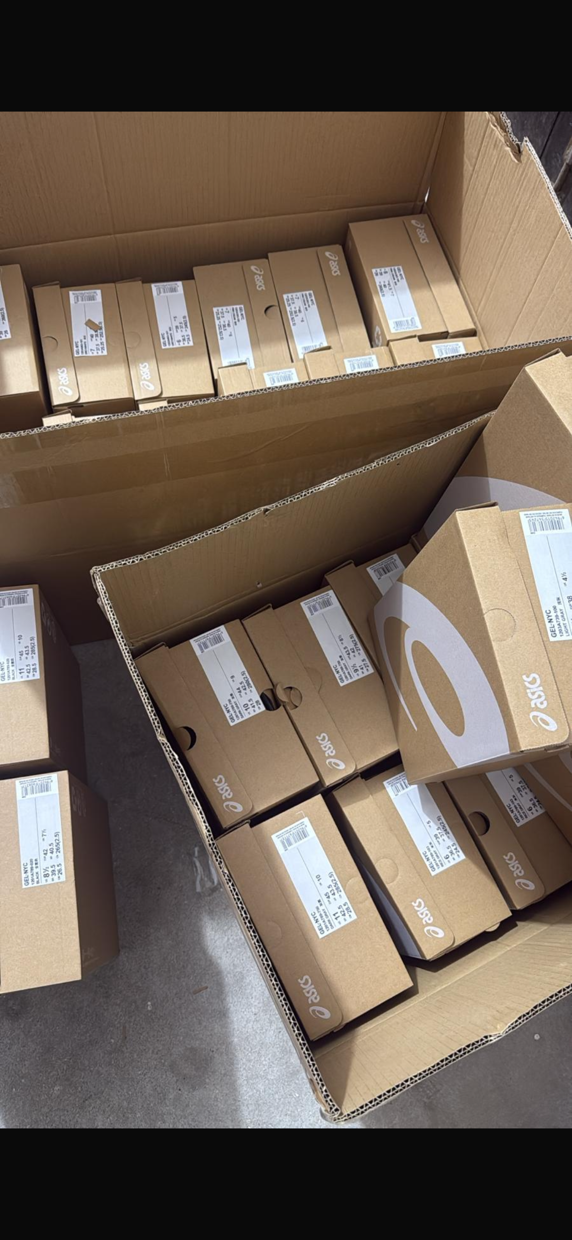 Sneaker Supplier