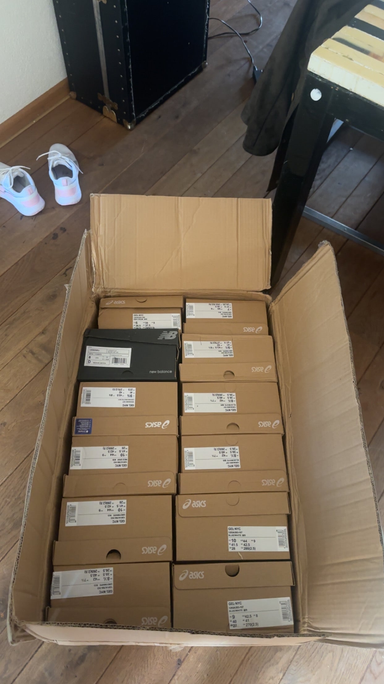 Sneaker Supplier